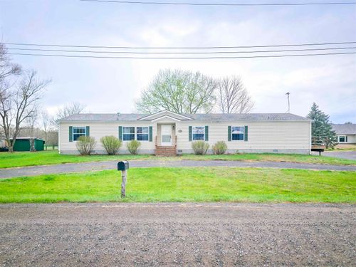 104 5th St, Meadow Grove, NE, 68752-4015 | Card Image