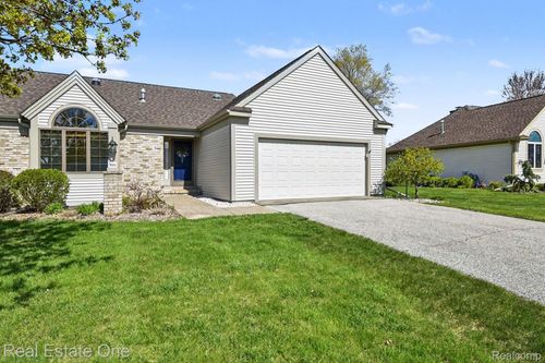 5661 Macintosh Dr, Bay City, MI, 48706-5637 | Card Image