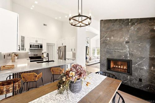 8981 Circle R View Ln, Escondido, CA, 92026-5915 | Card Image