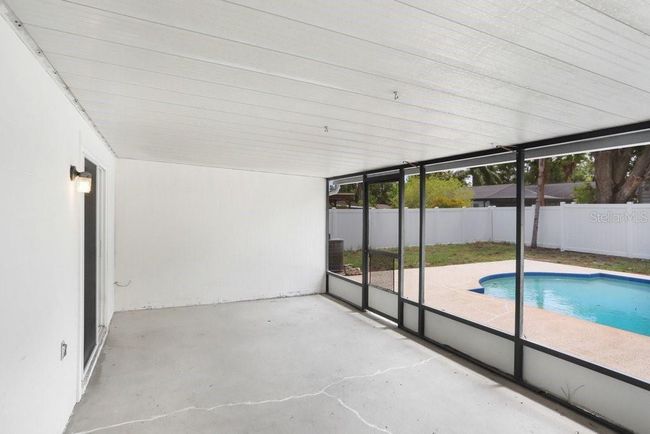 Covered and Screened Lanai | Image 22