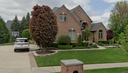 5933 Lakepoint Court, Washington Township, MI, 48094 | Card Image