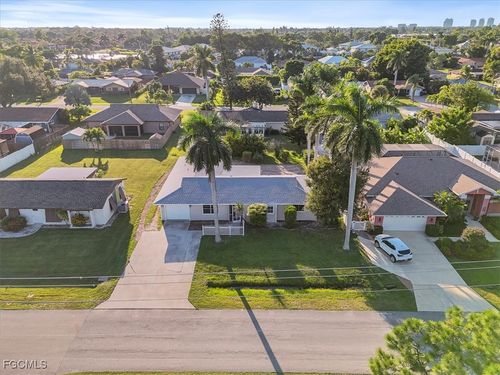 27580 Wisconsin St, BONITA SPRINGS, FL, 34135-4611 | Card Image
