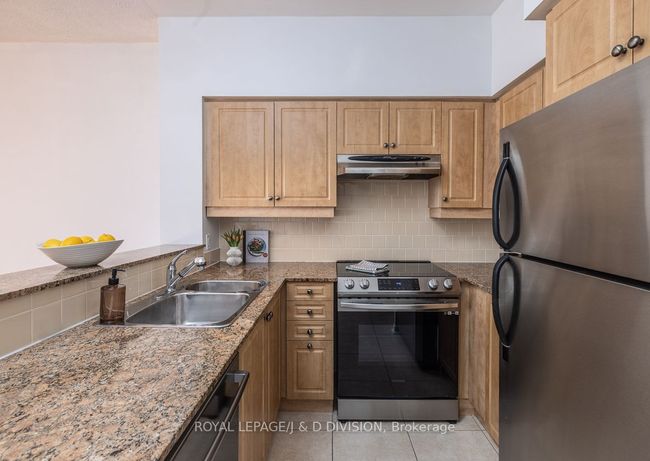 207 - 485 Rosewell Ave, Condo with 1 bedrooms, 1 bathrooms and 1 parking in Toronto ON | Image 14