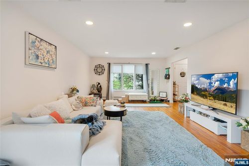 120 E Edsall Blvd, Palisades Park, NJ, 07650-1812 | Card Image