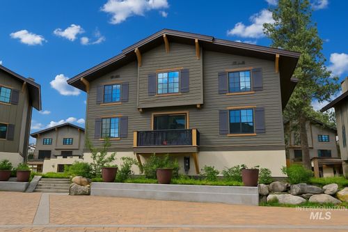 327 Silverpine Dr, McCall, ID, 83638-7726 | Card Image