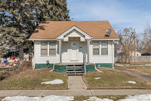 7051 Maxwell Ave, Warren, MI, 48091-2632 | Card Image