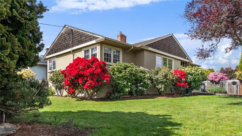 2678 Dunlevy St, Victoria, BC, V8R5Z2 | Card Image