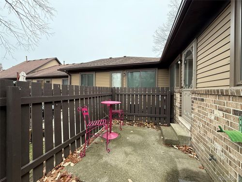 3793 Heritage Pkwy, Dearborn, MI, 48124-3195 | Card Image