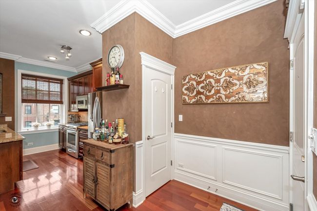 APT-3W - 913 W Belle Plaine Ave, Home with 2 bedrooms, 2 bathrooms and 1 parking in CHICAGO IL | Image 7