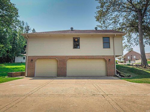 2422 Union Dr, Newburgh, IN, 47630-8698 | Card Image