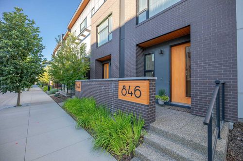 846 78 Street Sw, Calgary, AB, T3H6B2 | Card Image