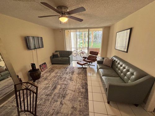 apt-107-3121 Nw 47th Ter, Lauderdale Lakes, FL, 33319-6619 | Card Image