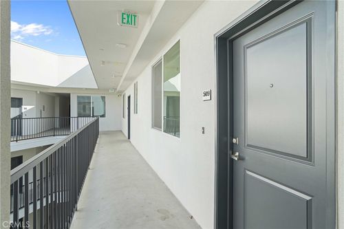 409-8750 Sepulveda Blvd, North Hills, CA, 91343-5112 | Card Image