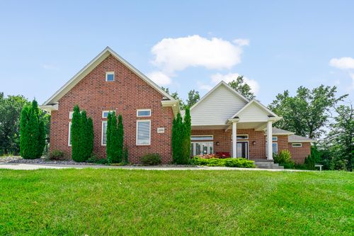 2304 Green Meadow Dr, JEFFERSON CITY, MO, 65101-2300 | Card Image