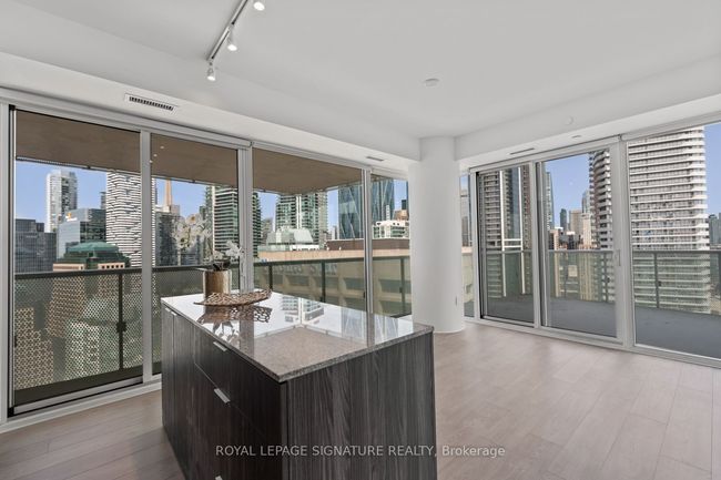 3305 - 15 Queens Quay E, Condo with 3 bedrooms, 2 bathrooms and 1 parking in Toronto ON | Image 37