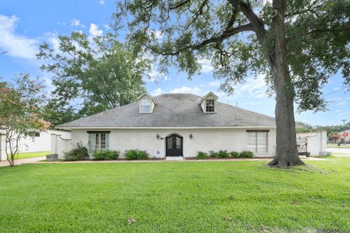 8851 Menlo Dr, Baton Rouge, LA, 70808-6078 | Card Image