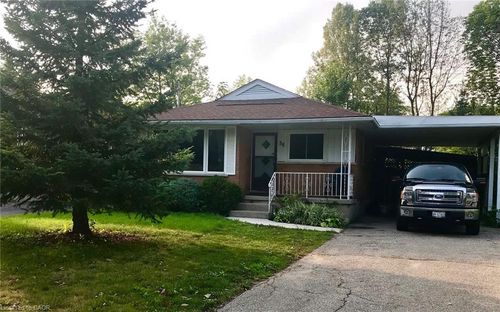 38 High St, Waterloo, ON, N2L3X8 | Card Image