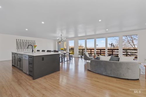 22168 Rio Vista Dr, Caldwell, ID, 83607-7766 | Card Image