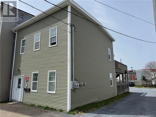 93 Adelaide St, Saint John, NB, E2K1W6 | Card Image