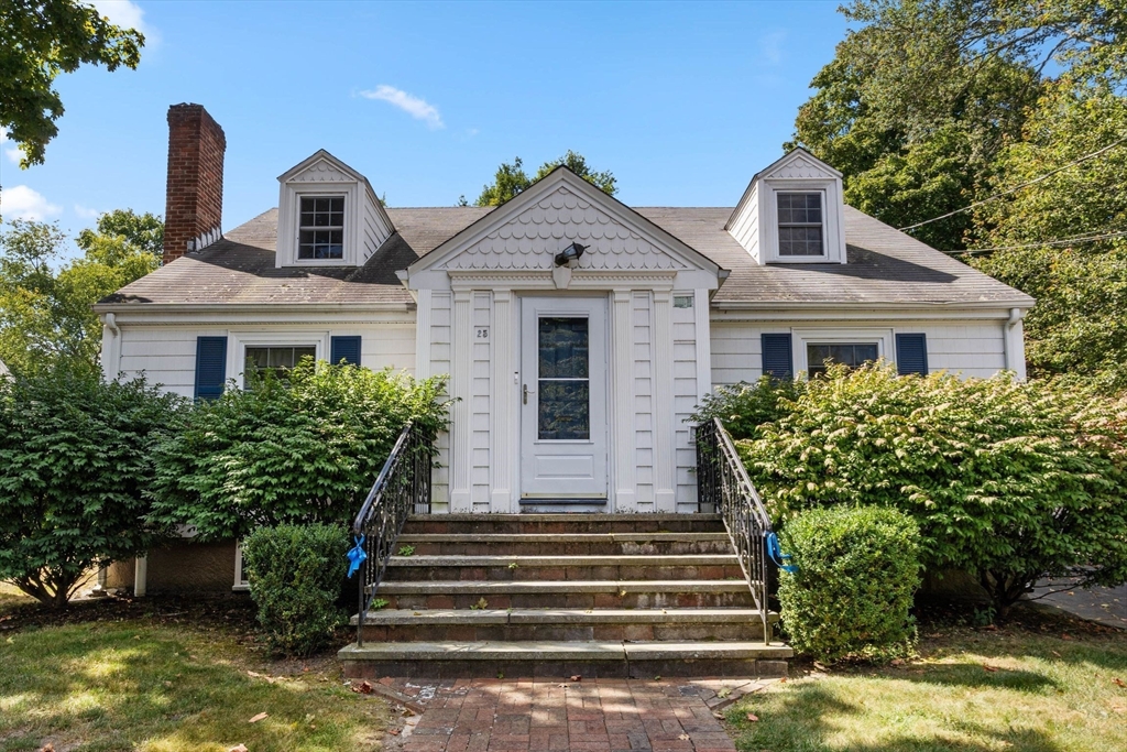 Centre Ln, Milton, MA 02186
