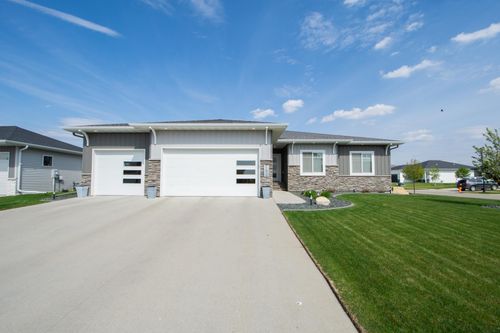 5674 43rd St S, Fargo, ND, 58104-6098 | Card Image