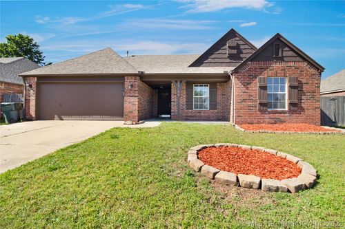 15109 90th Pl, Owasso, OK, 74055-8467 | Card Image