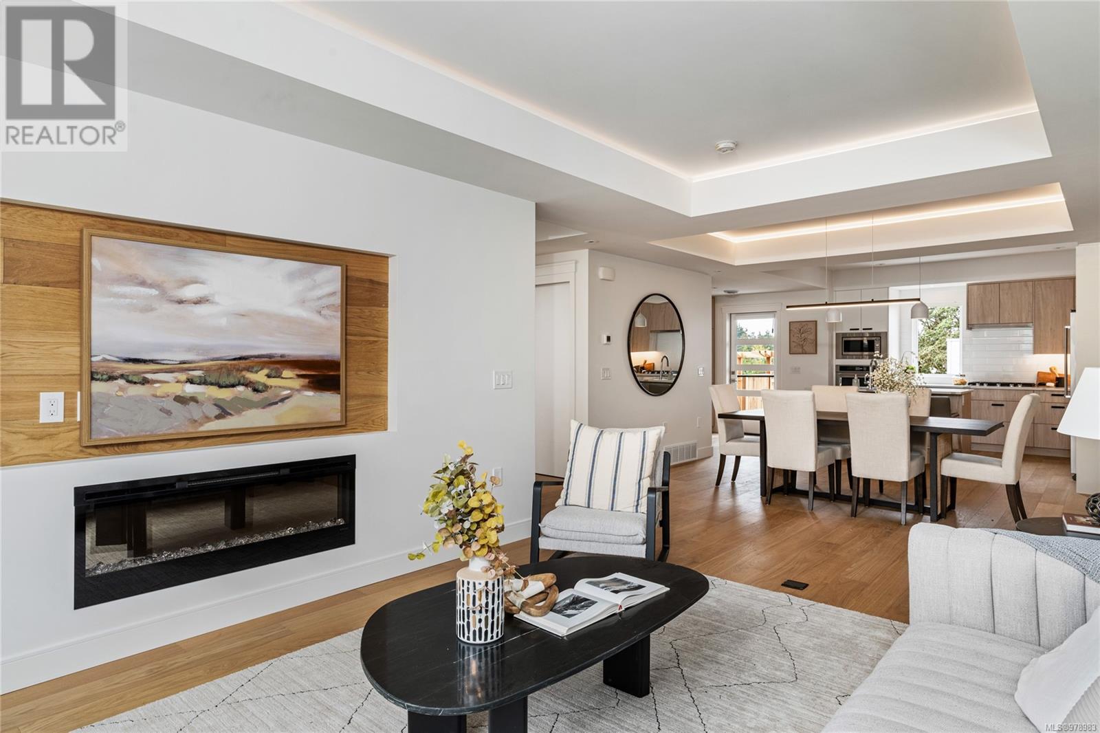 16 4253 Dieppe Rd, For Sale in Victoria Zoocasa