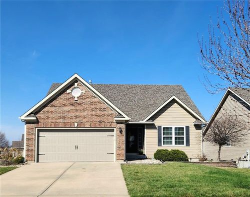 9816 Stark Ave, Kansas City, MO, 64157-8142 | Card Image