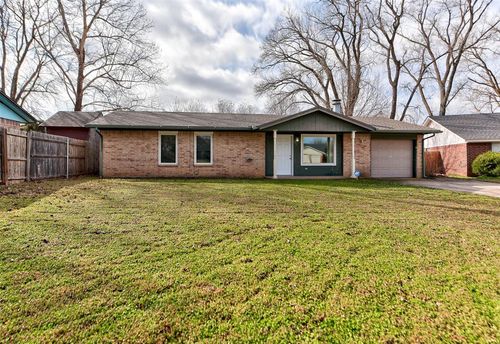 808 Hawks Nest Dr, Norman, OK, 73072-8111 | Card Image