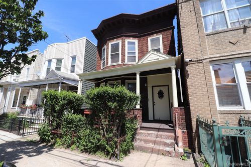 1918 Holland Avenue, New York, NY, 10462 | Card Image