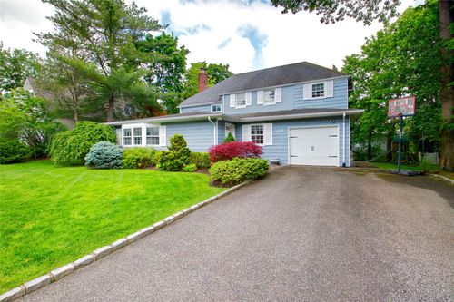 20 Primrose Ln, Roslyn Heights, NY, 11577-1516 | Card Image