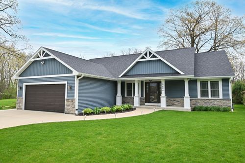 5404 S 43rd St, Greenfield, WI, 53220-5108 | Card Image