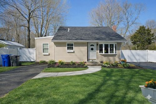 54 Wilbur St, Raynham, MA, 02767-1936 | Card Image