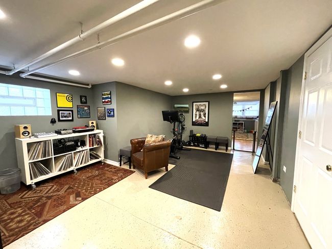 6537 N Maplewood Ave, Home with 2 bedrooms, 2 bathrooms and null parking in CHICAGO IL | Image 12