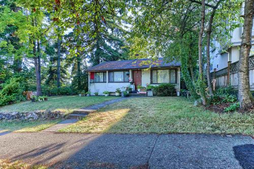 8287 Victoria Dr, Vancouver, BC, V5P4A7 | Card Image