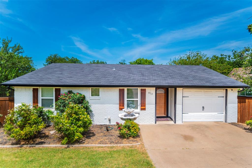 Duke St, Weatherford, TX 76086