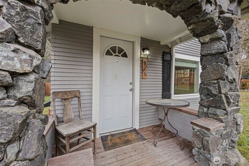 926 Austin Ave, Port Orchard, WA, 98366-4306 | Card Image