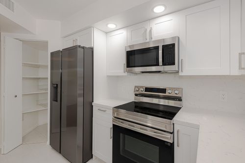 apt-211c-13800 Sw 14th St, Pembroke Pines, FL, 33027-6992 | Card Image