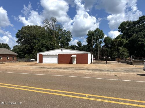 335 Lower Woodville Rd, Natchez, MS, 39120-4439 | Card Image