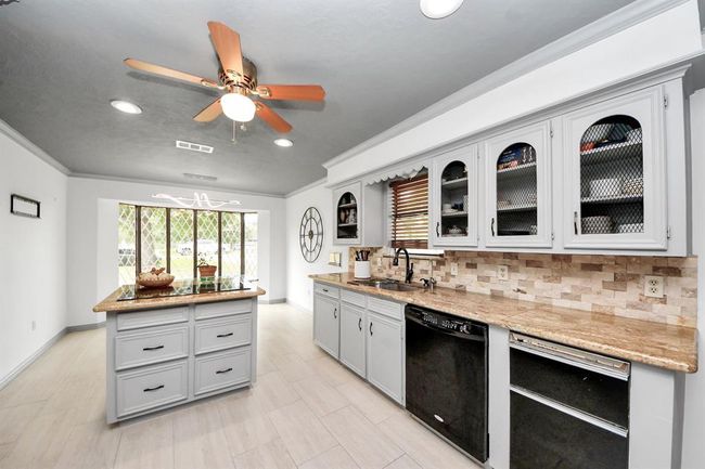 2514 Loganberry Circle, House other with 3 bedrooms, 2 bathrooms and 3 parking in Seabrook TX | Image 14
