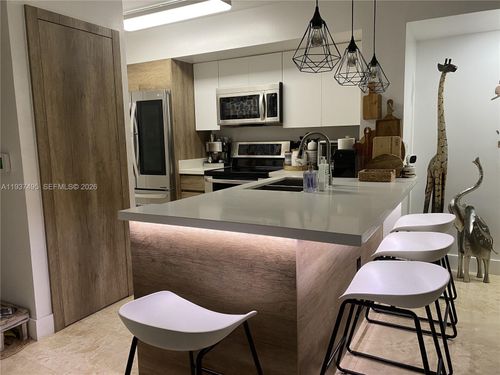 apt-101-620 Sw 111th Ave, Pembroke Pines, FL, 33025-6996 | Card Image