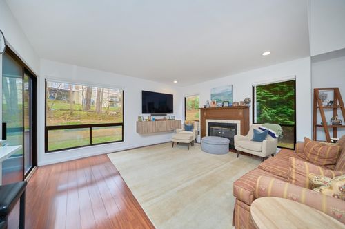 41 Westwood Cir, Irvington, NY, 10533-1831 | Card Image