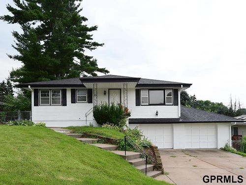 3717 Groves Rd, Bellevue, NE, 68147-1843 | Card Image