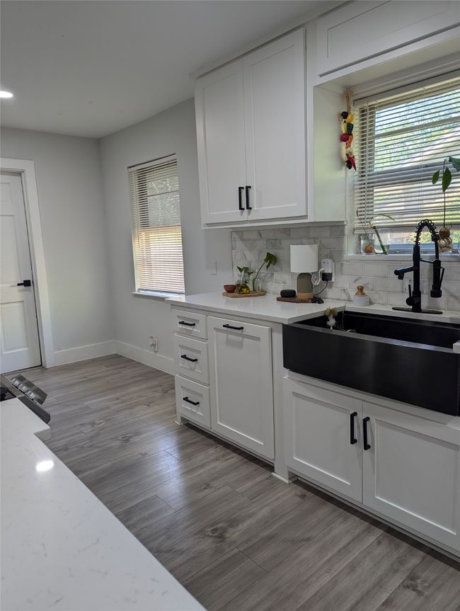 882 Magnolia Ln, House other with 3 bedrooms, 3 bathrooms and null parking in Lancaster TX | Image 6