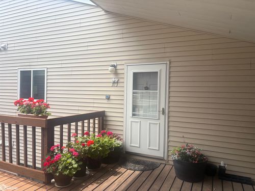 323-701 E Lowe Ave, Fairfield, IA, 52556-2367 | Card Image