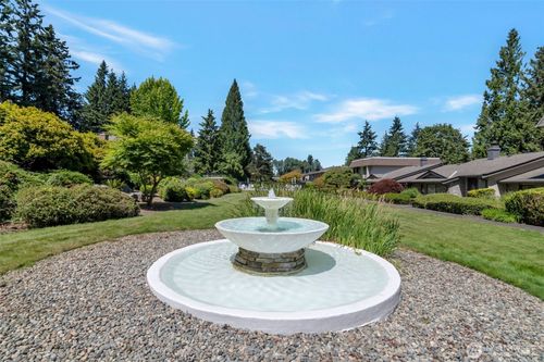 25-17050 Northup Way, Bellevue, WA, 98008-3062 | Card Image