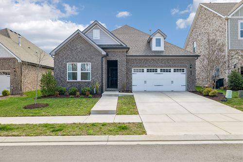 375 Triple Crown Cir, Gallatin, TN, 37066-8055 | Card Image