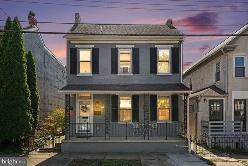 42 Chestnut St, POTTSTOWN, PA, 19464-5406 | Card Image