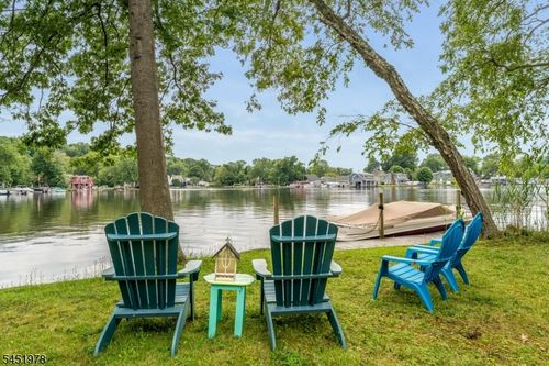 16 Sierra Rd, Lake Hopatcong, NJ, 07849-3302 | Card Image