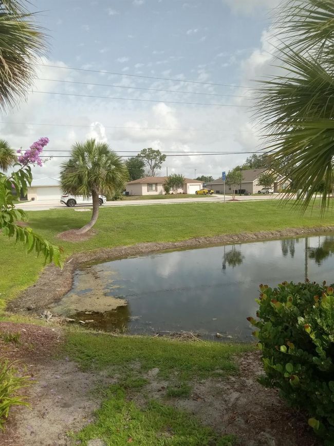 2482 Se Floresta Dr, House other with 2 bedrooms, 1 bathrooms and null parking in Port St. Lucie FL | Image 4
